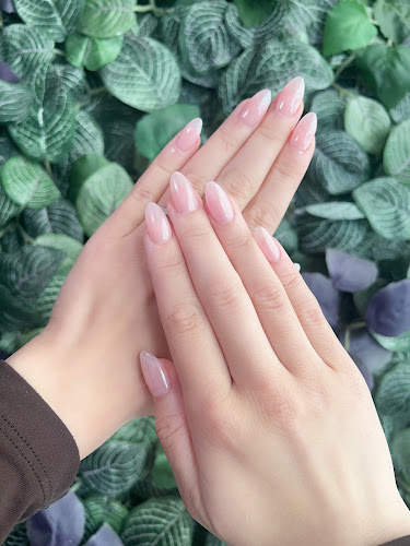 Michelle Orchid Nails