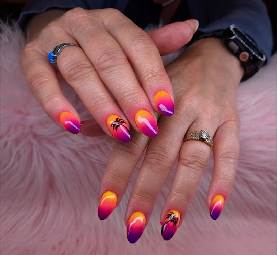 Modern day nail and beauty lounge