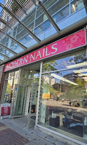 Modern Nails Yaletown