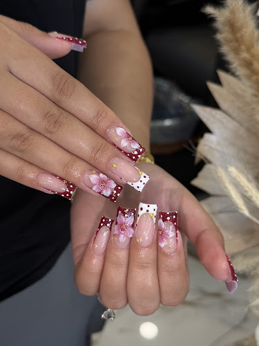 Mor’ri nails lounge