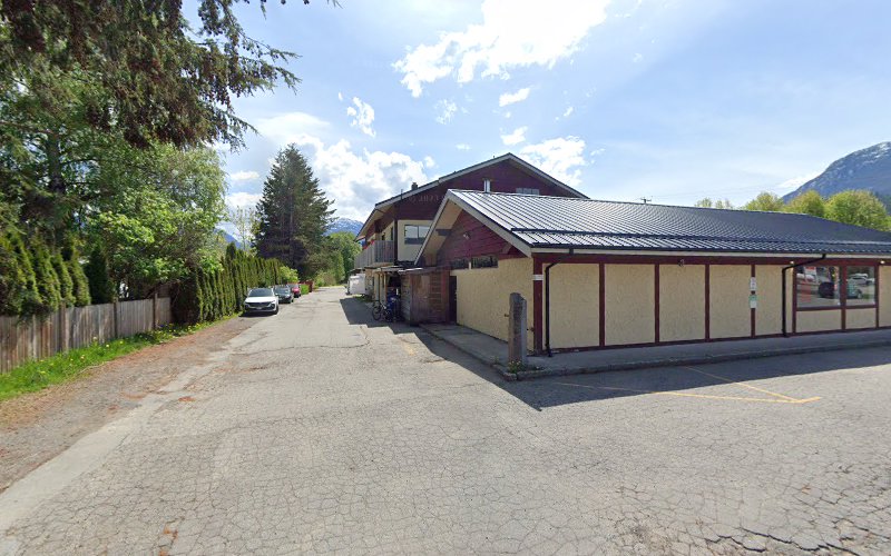 Nails with Lo, nail salon in Brackendale, British Columbia