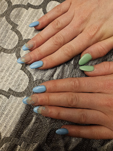 Neon Nails Spa
