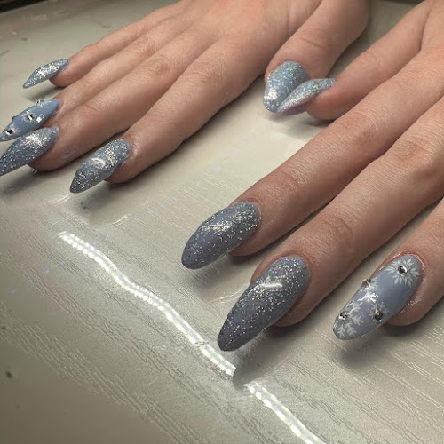 Onyx Nails, nail salon in Fruitvale, British Columbia