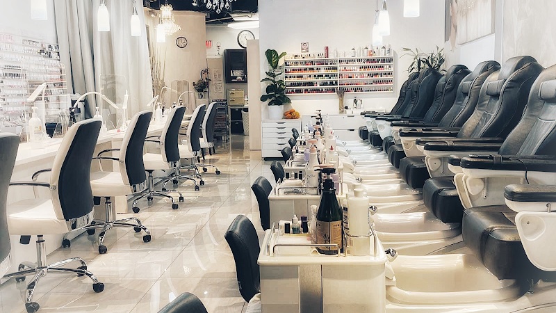 P Nails & Spa