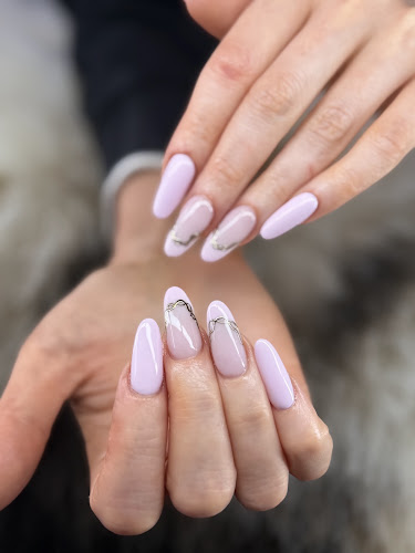Perfect 10 Nails