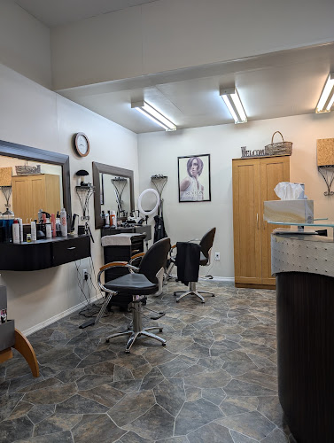 Pierinas Beauty Salon, nail salon in Agassiz, British Columbia
