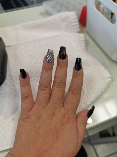 Planet Nail Salon, nail salon in Merritt, British Columbia