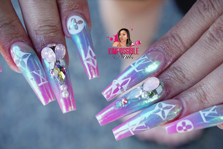Purple Nails Salon