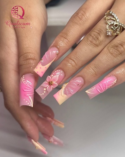 Qualicum Nails, nail salon in Qualicum Beach, British Columbia