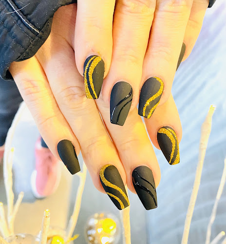 Queen Bee Nails & Spa