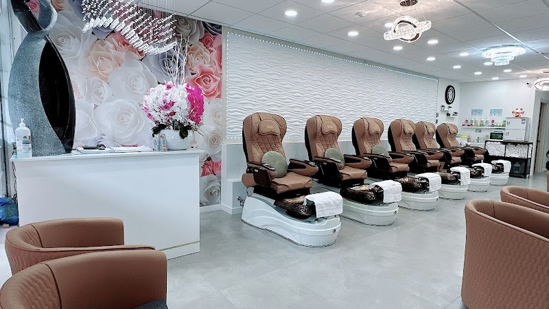 Royal Oak Nails Salon