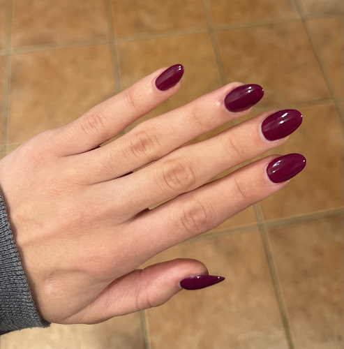Ruby's Nails, nail salon in Coquitlam, British Columbia