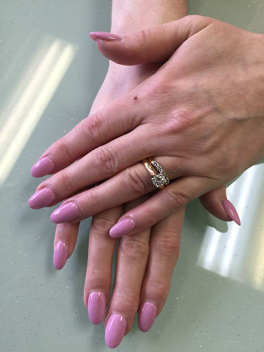Serenity Hair and Nails Design