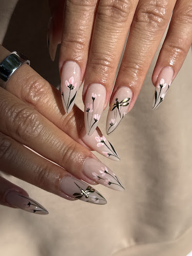 SIS Nails Co.