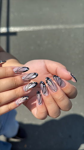 Studio 16 Nail Salon