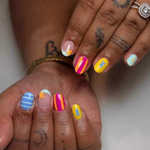 Studio Tinyroof, nail salon in Vancouver, British Columbia