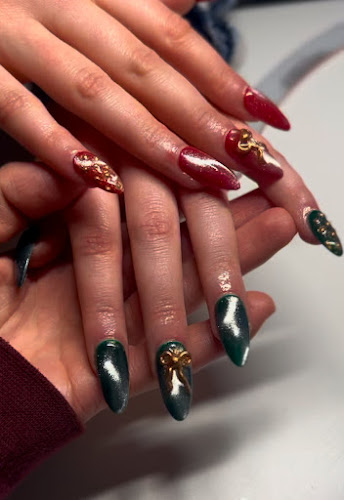 Summit Nails by Kya