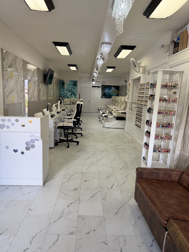 Sunny Nails Spa