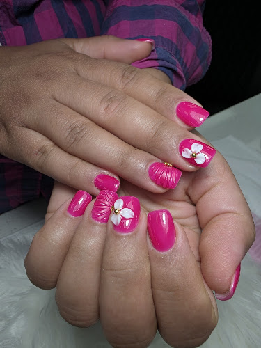 TAJ Nails & Spa