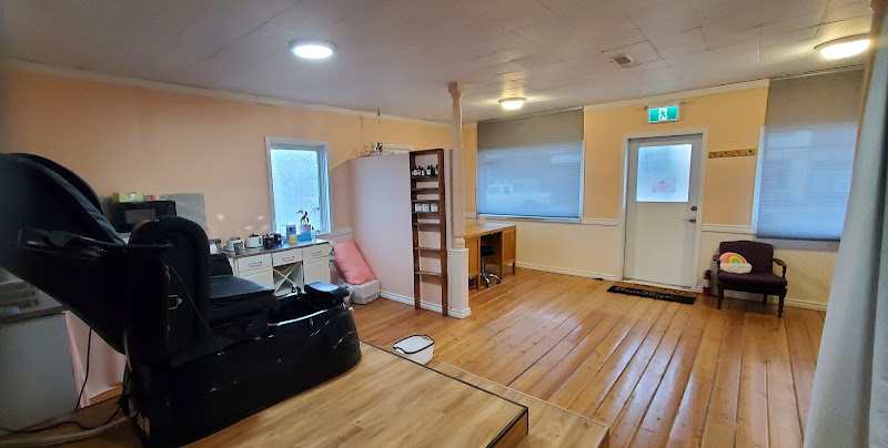 The Fuzzy Peach Spa, nail salon in Lumby, British Columbia