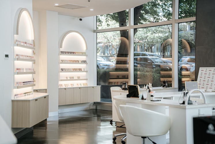 The Nails Wall Centre