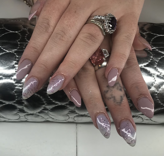 ThirtyEightNails, nail salon in Powell River, British Columbia