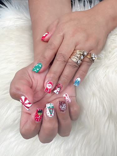 TJ Nails Spa - Capilano Mall