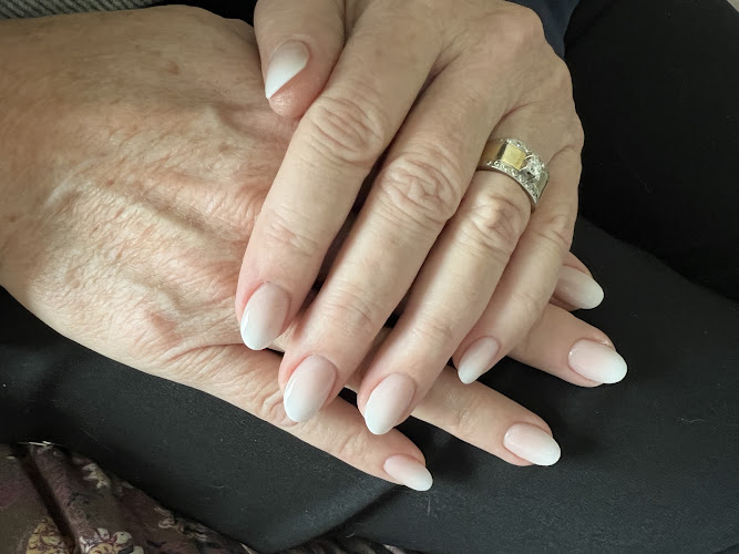 Top Modern Nail & Spa