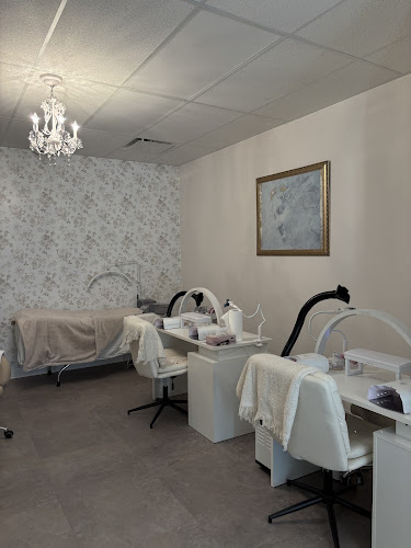 Triple Two Nails and Beauty Bar