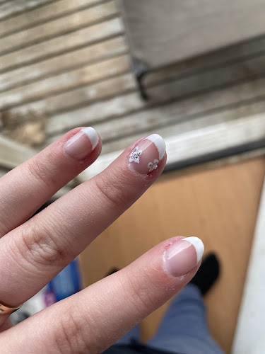 V‘s Nails Studio