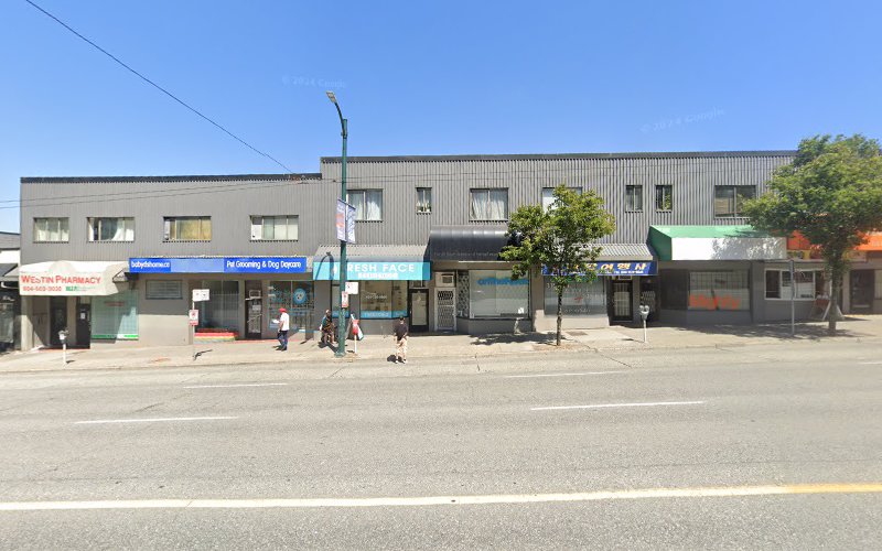 Vina nails, nail salon in Vancouver, British Columbia