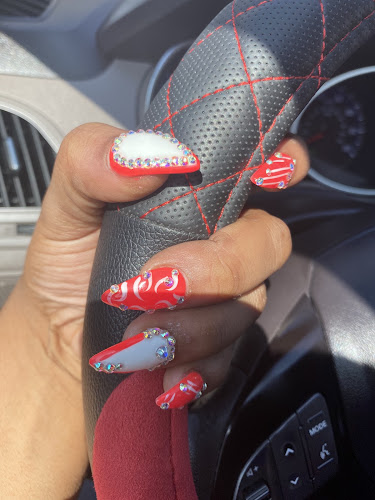 1 Forever, nail salon in Inglewood, California