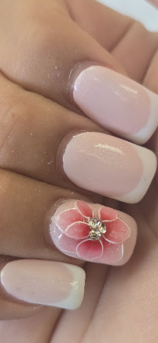 # 1 Top Nails