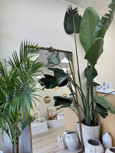 Aesthetic By Zoya Van Nuys, nail salon in Van Nuys, California