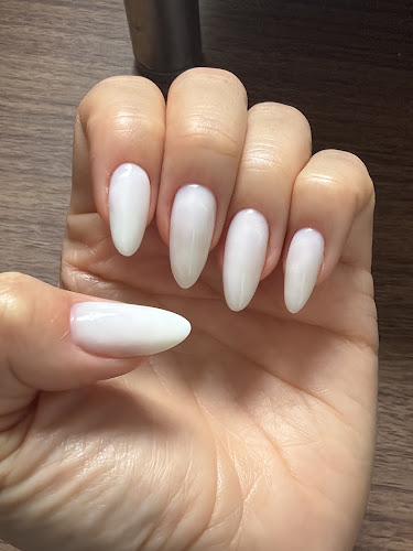 AK.LUX.NAILS