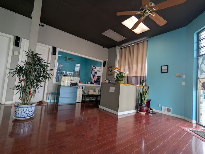 Akua Nail Salon
