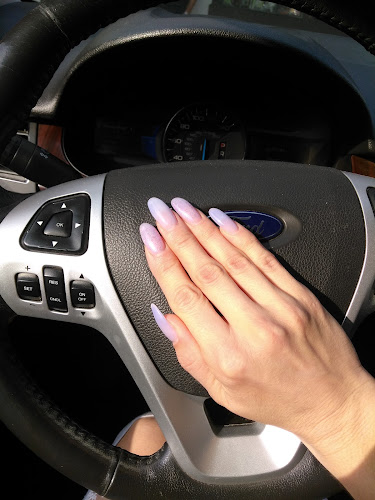 Alex Nails 9