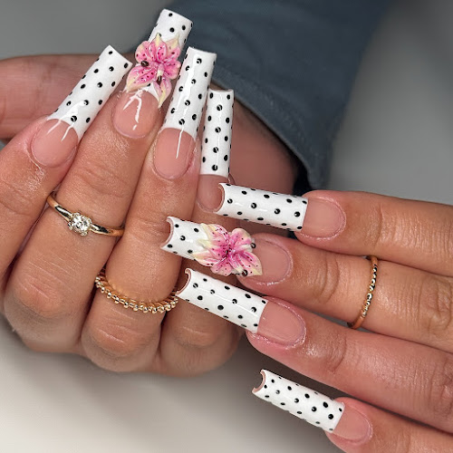 Ali the Nail Tech
