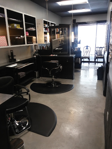 Allure Salon Studios, nail salon in Northridge, California