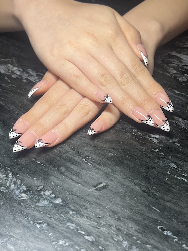 Almond Plaza Nails & Spa, nail salon in Dublin, California