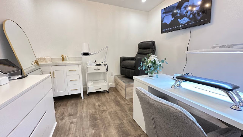 AM Nail Studio