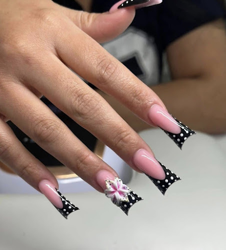 Annie's Nail Studio, nail salon in North Hollywood, California