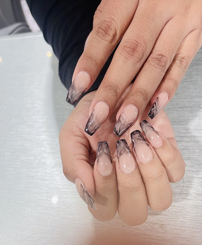 Apple Nails and Spa