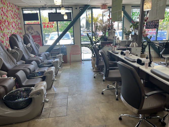 Apple Salon Hair & Nails