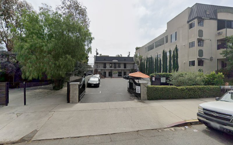 Artistic Nail Center, nail salon in West Hollywood, California