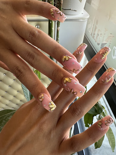 Artistic Nails