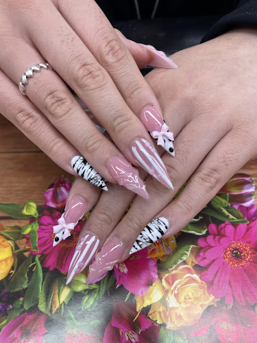 Ashby nails, nail salon in Berkeley, California