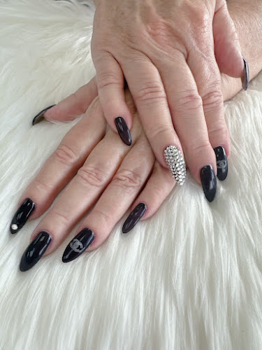 AtLast Nails & Beautee