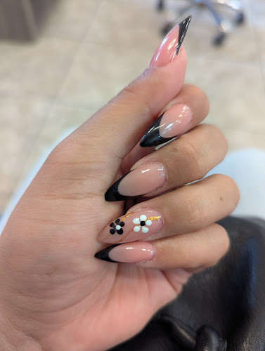 Azure Nails & Spa