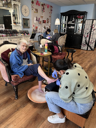 BE Polished, nail salon in Coronado, California